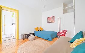 Radiant Flat - Spacious Studio Apartment - Marais
